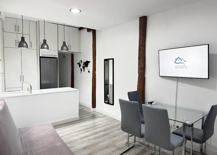 Apartamentos Day Madrid ALAMO Centro Gran Via Sol Malasaña