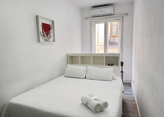 Apartamentos Day Madrid ALAMO Centro Gran Via Sol Malasaña