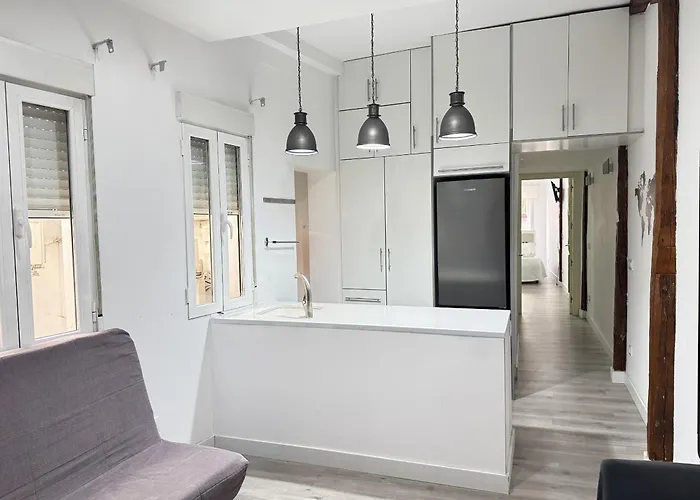 Apartamentos Day Madrid ALAMO Centro Gran Via Sol Malasaña